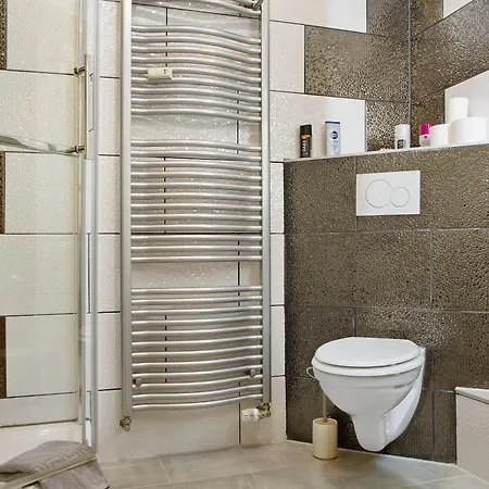 Modern Neuburg 7 - New Daire *
