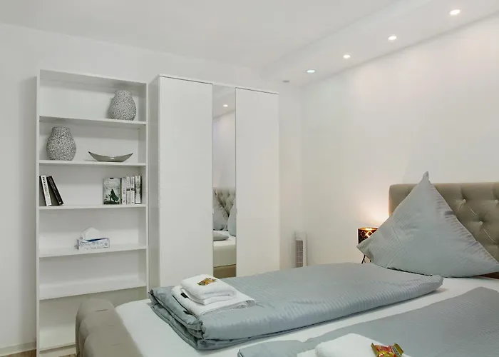 Modern Neuburg 7 - New *